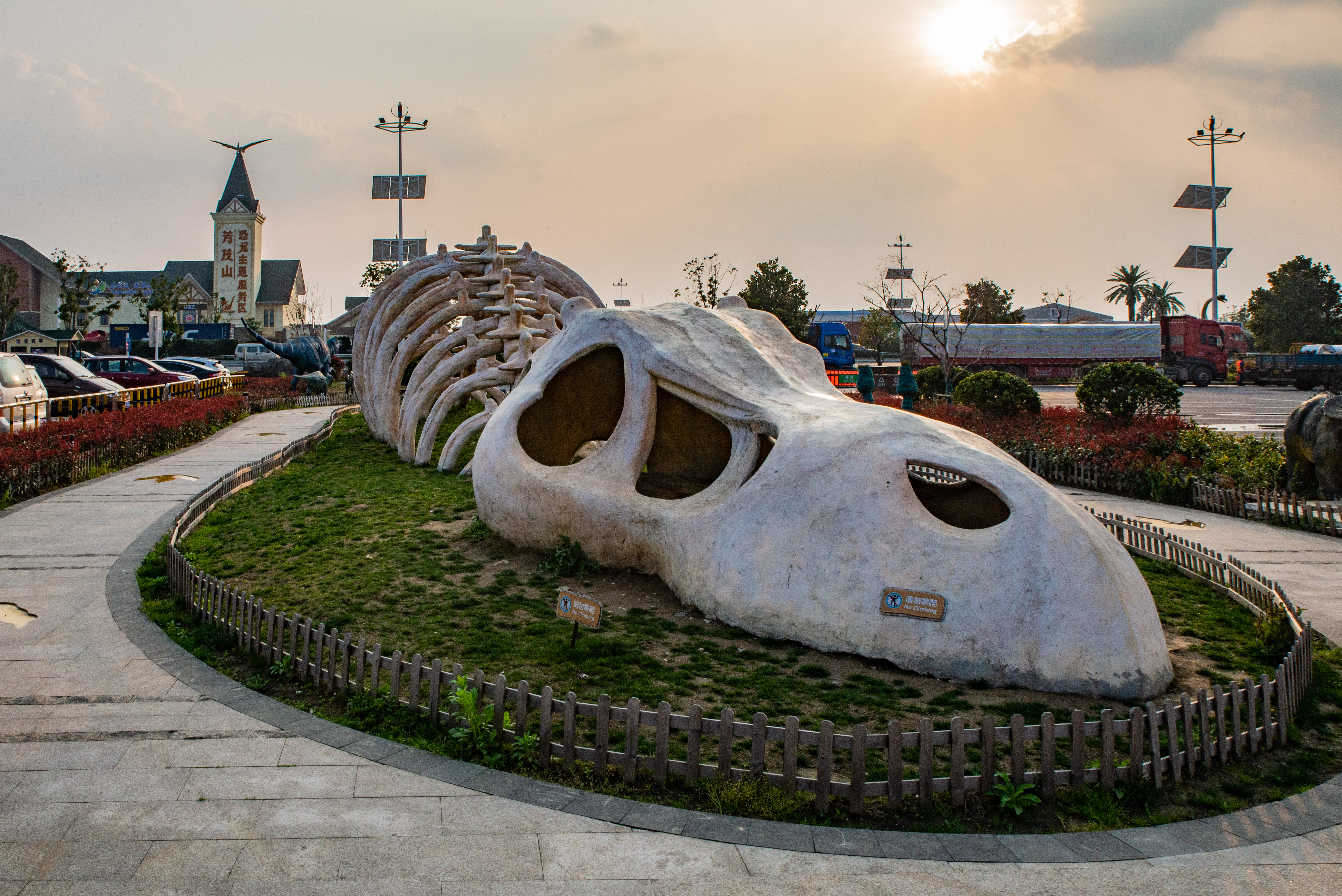 江苏常州网红服务区，春节往返车辆稀少，厕所成亮点