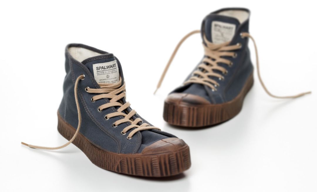 vans帆布鞋跟匡威哪个好,匡威和vans帆布鞋哪个品牌好穿