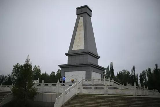 反恐武警抓暴恐分子,新疆公安特警发声亮剑