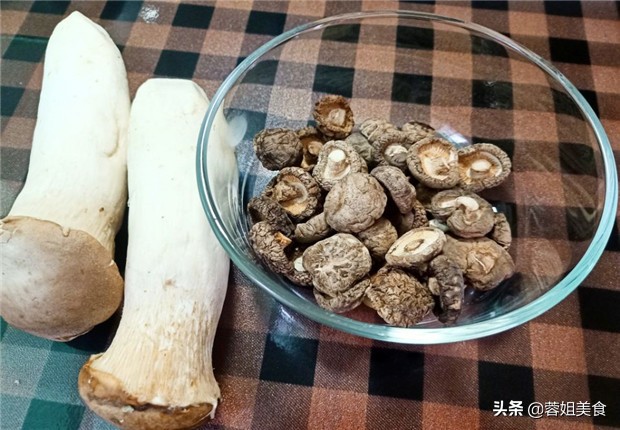 香辣香菇酱纯手工熬制,香菇酱的制作方法厨师秀