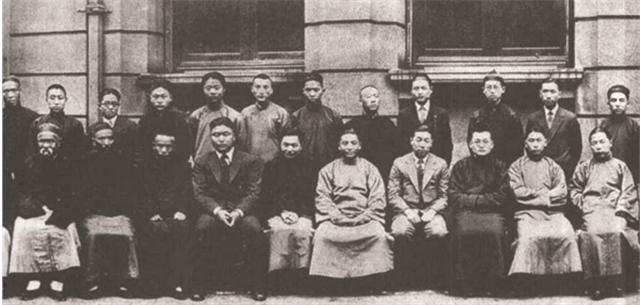 荣氏兄弟创业历程,荣氏兄弟的事迹