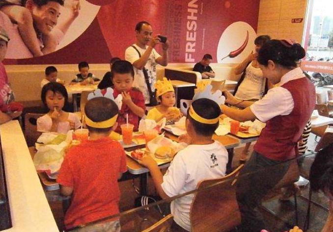 30年前的北京城,有种时髦叫做:婚宴办在肯德基