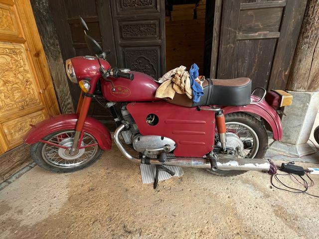 早年爱车族玩啥：幸福250与单缸屁驴子，当年太拉风了