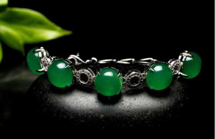 捡石头石英石和玉的区别的技巧图,捡石头怎么区别石英石与玉石