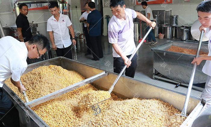 白酒的酿造需要哪些微生物,酿造白酒关键微生物