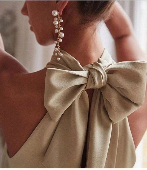 蝴蝶结衣服怎么画,带有蝴蝶结的衣服的画法