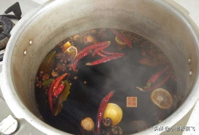 新起的卤水闻起来有怪味,新起的卤水药味重没有香味怎么办