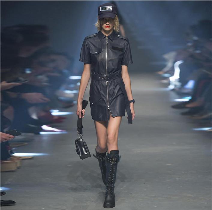 朋克风穿搭如何搭配裤子,淡淡朋克风穿搭