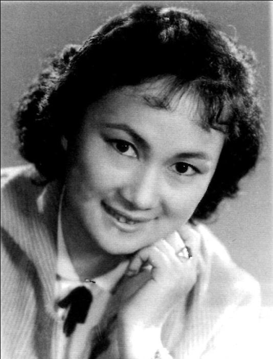 金迪：入选22大影星，与丈夫走过60年，时刻不忘周总理的教诲