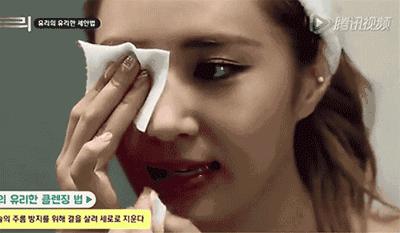 唇纹深显老吗,唇纹深好不好