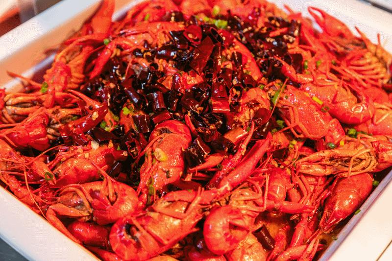 小龙虾海鲜自助烤肉,这家自助餐性价比超高
