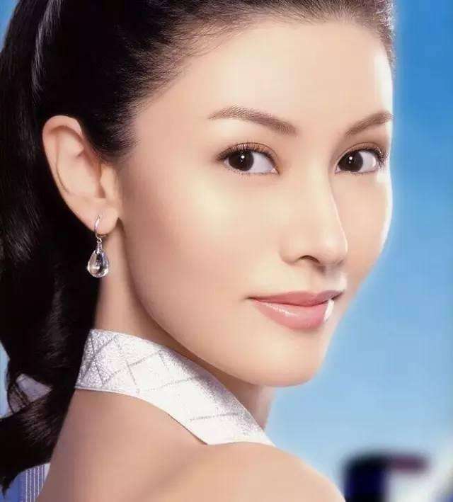 塌鼻梁大鼻头不好看,塌鼻子朝天鼻很丑吗