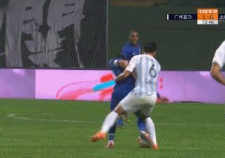 国奥队长失误视频,国奥新星低级失误