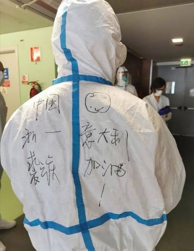 中国女工为世界爆产能：成不了杨超越，但我给南非总统做过口罩