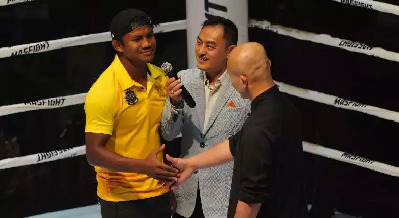 武僧一龙播求邱建良,邱建良播求一龙三番战视频