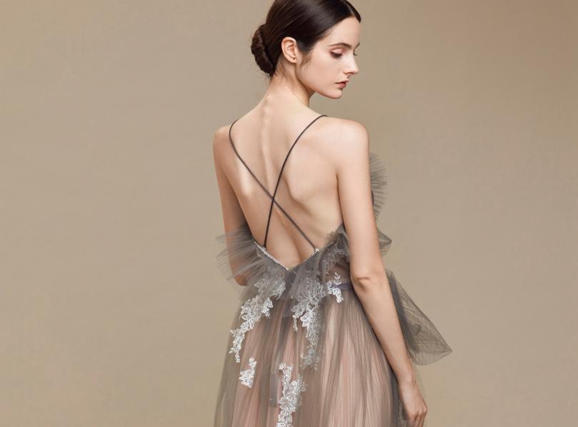 脸上暗沉长斑长痘是什么原因,背后长痘怎么解决还油