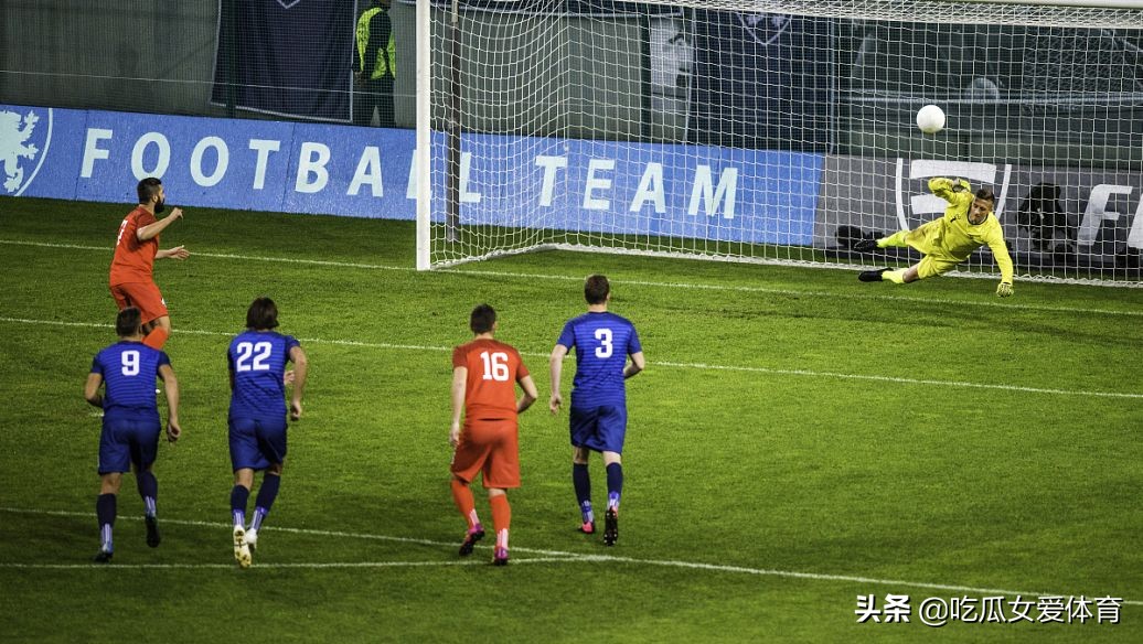 实况足球的中文解说是谁解说的,与青春正式告别易建联