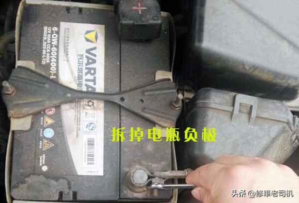 发动机亮故障灯快速解决办法,发动机故障灯常亮怎么解决