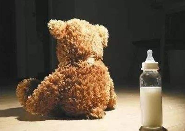 宝宝吃奶瓶吐奶排斥奶瓶怎么办,宝宝喝药用奶瓶以后排斥奶瓶