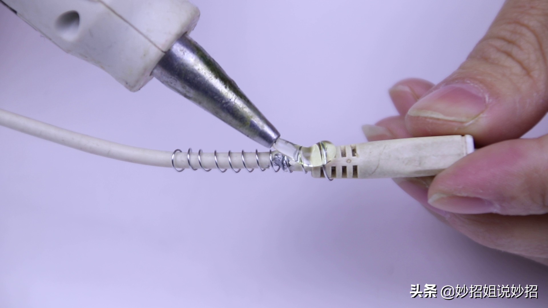 电源线插头根部怎么防止断裂,电线插头如何修理