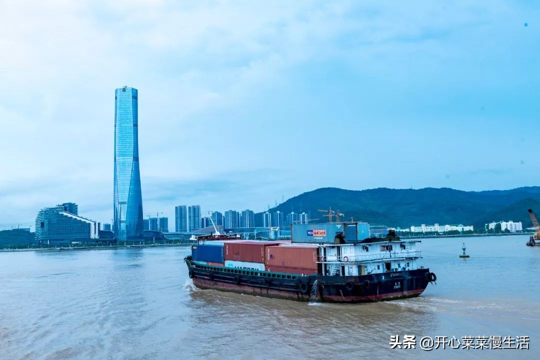 珠海第一座桥珠海大桥 (建造香港澳门珠海大桥花了几年)