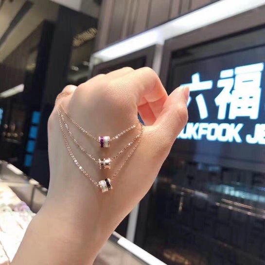 香港六福和周大福哪个好,周大福小蛮腰价格