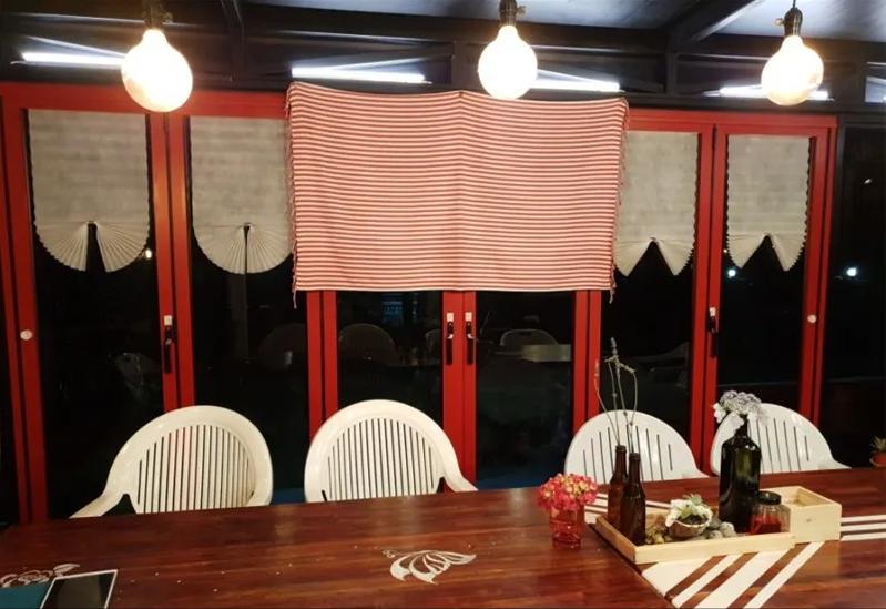 极简集装箱咖啡屋,怀旧音乐餐吧装修效果图