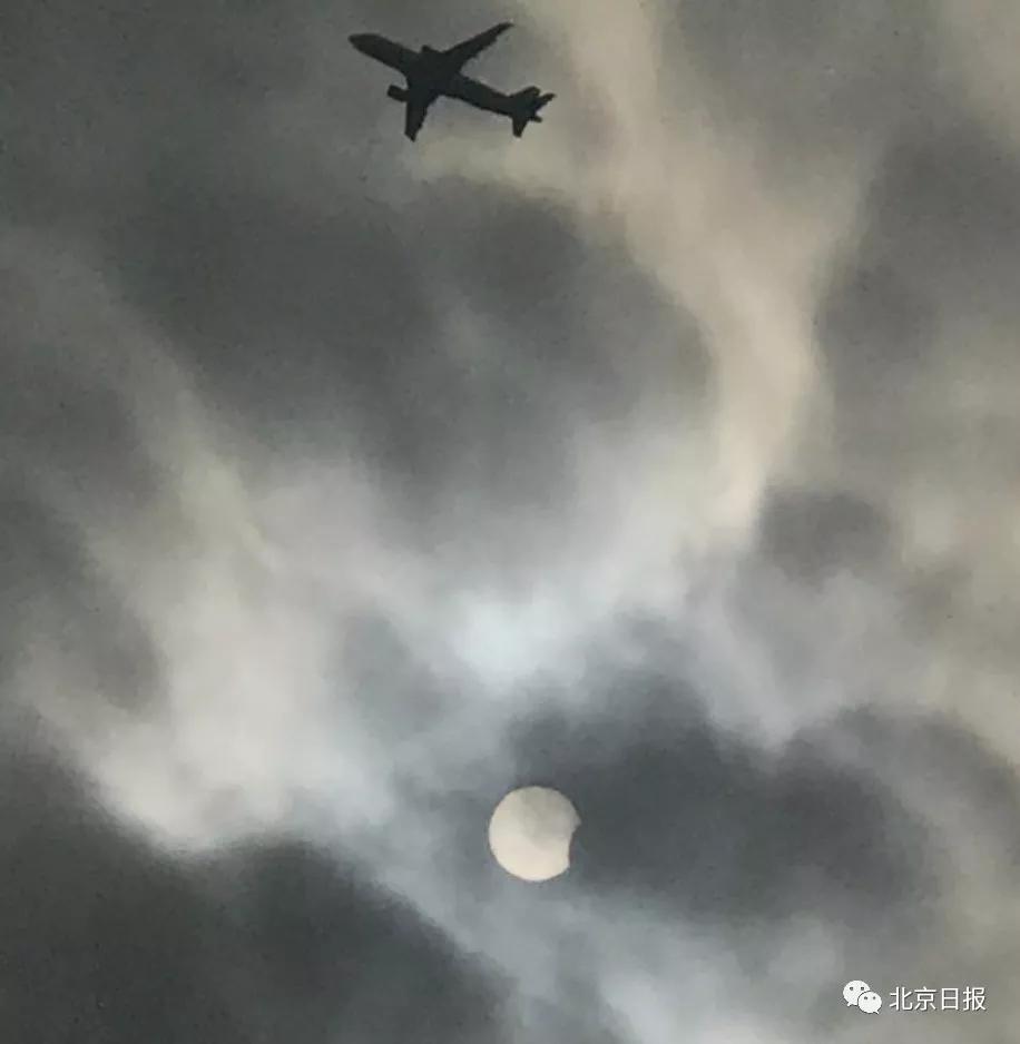 快抬头看！今天福建天空上演“天狗食日”奇观！第一波网友图来了