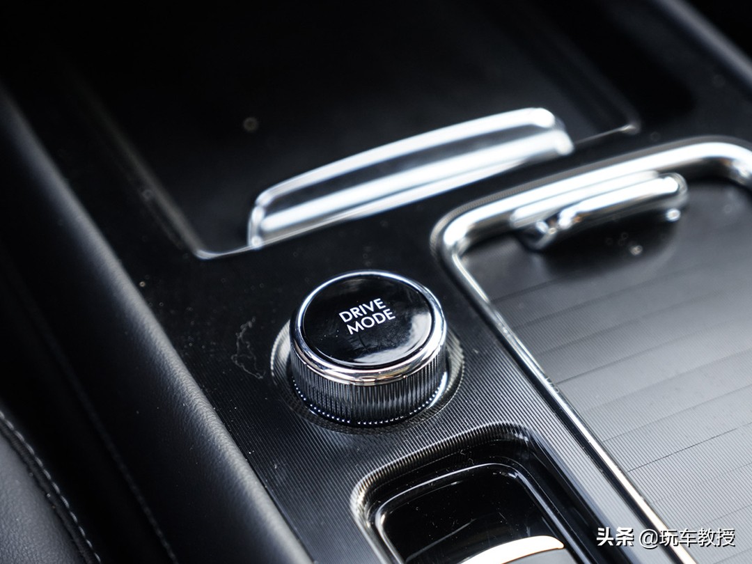 15万合资suv首选想要高颜值就选它,30万买中型suv选这三款不会错