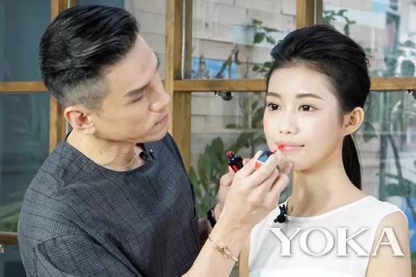 林允最漂亮的唇膏,林允快速化妆变身