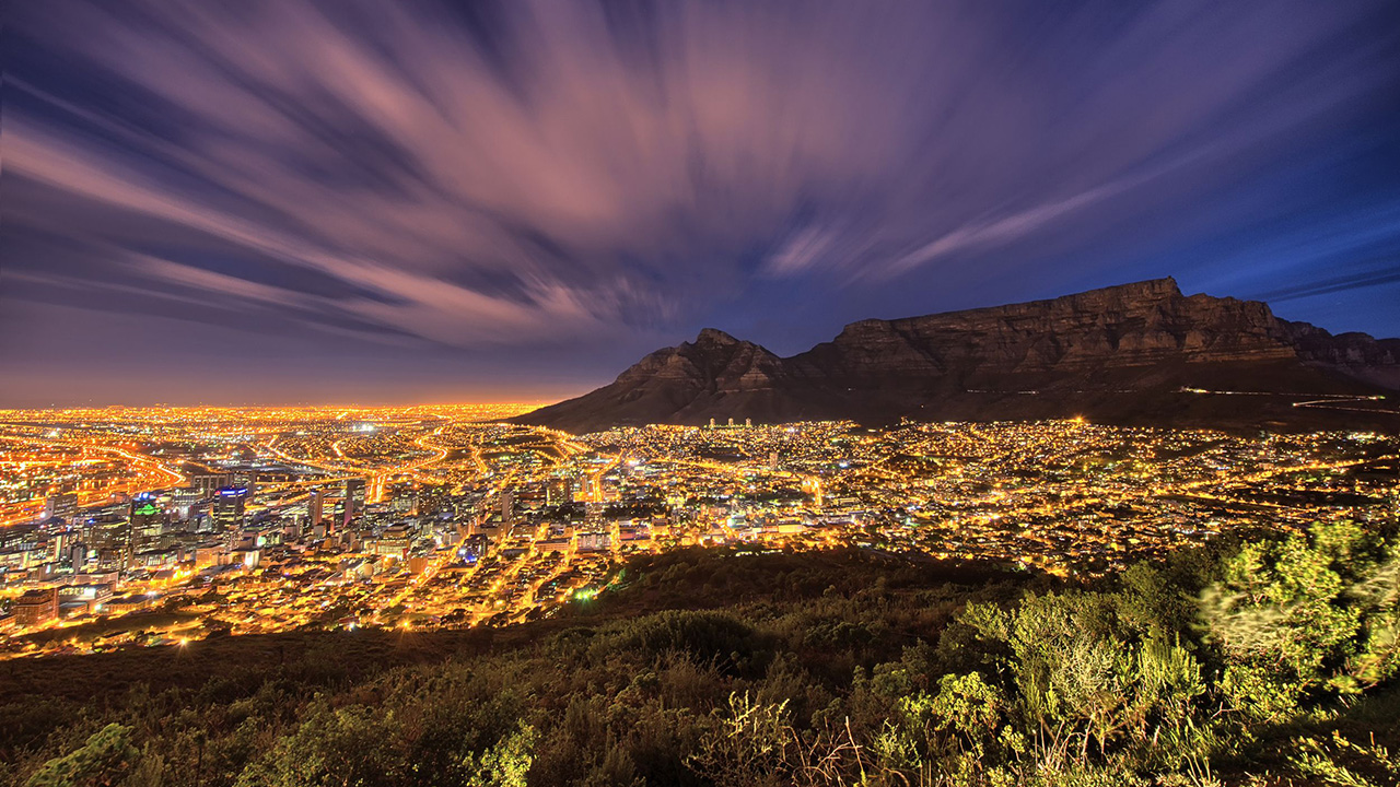 神秘的非洲平顶山：就像一个巨大餐桌，常年被云雾笼罩！