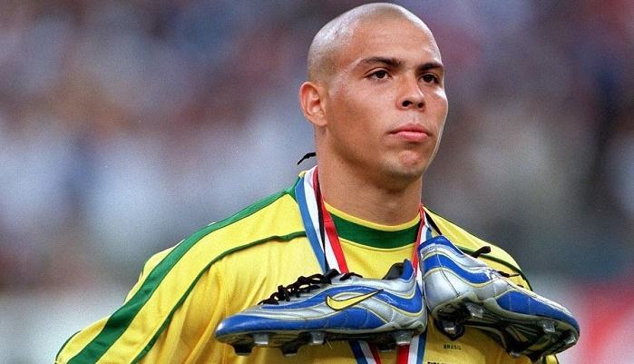 世上只有一个罗纳尔多完整版,一代球王外星人罗纳尔多