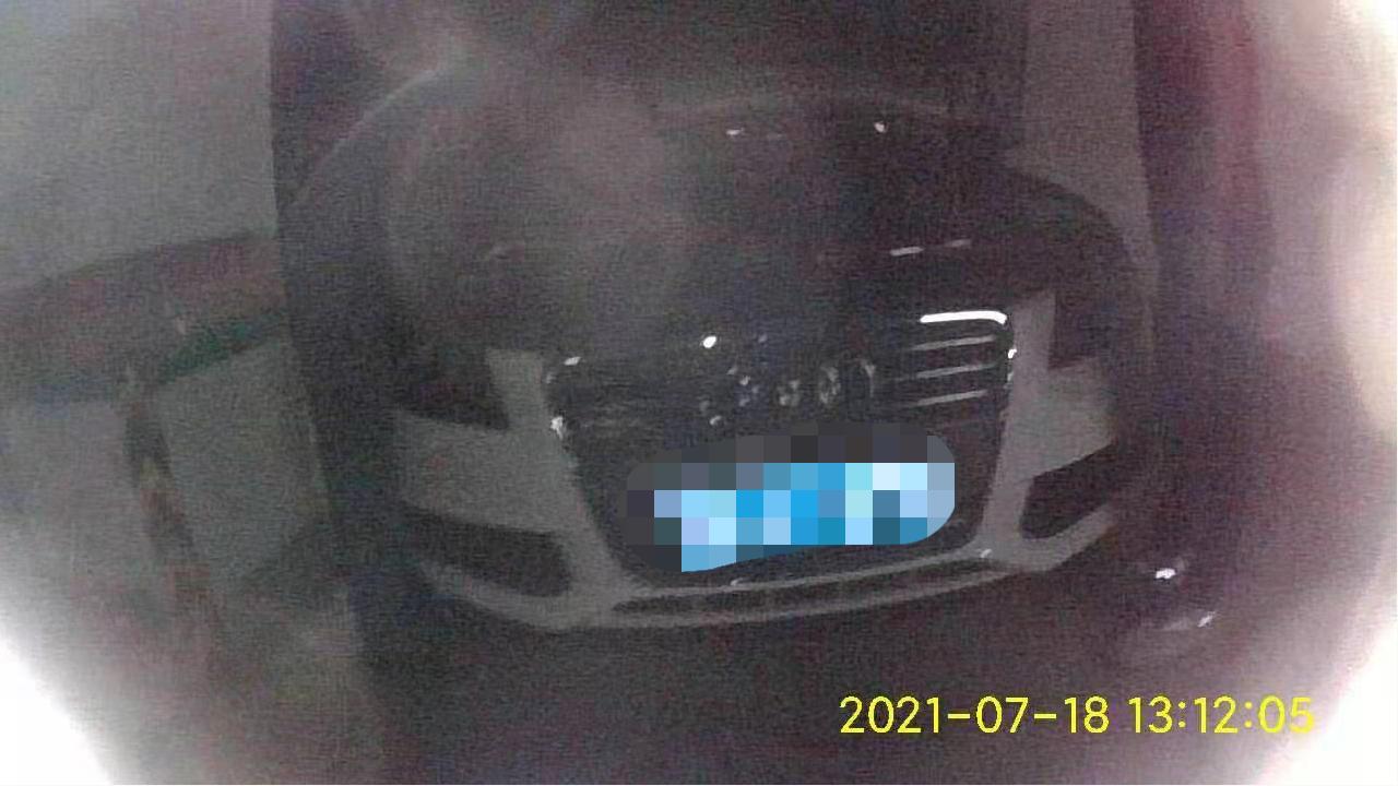 奥迪a6l怠速低车身抖动什么原因,奥迪a4l怠速间歇性抖动正常吗