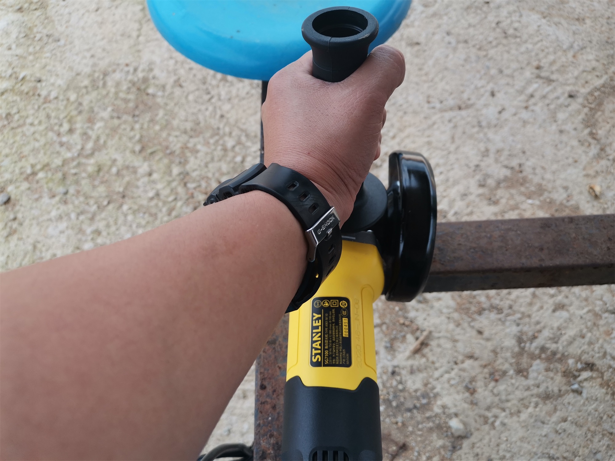 史丹利角磨机220v,史丹利角磨机拆解视频