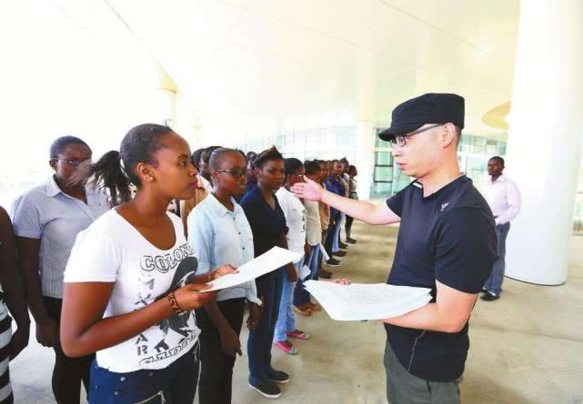 大量华人奔赴非洲,并表示过得太舒服,这到底是为啥?
