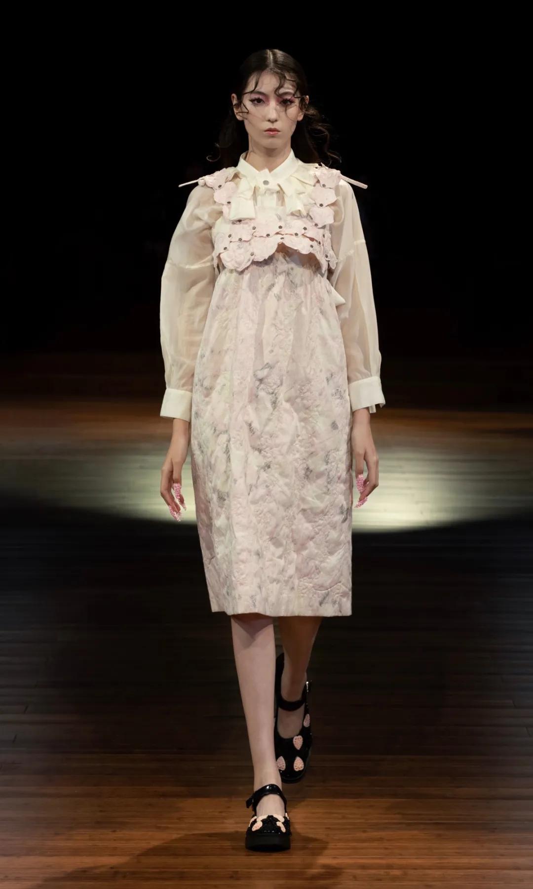 momonary涔愮敽鑱斿悕,涔愮敽灏忎釜瀛愮増