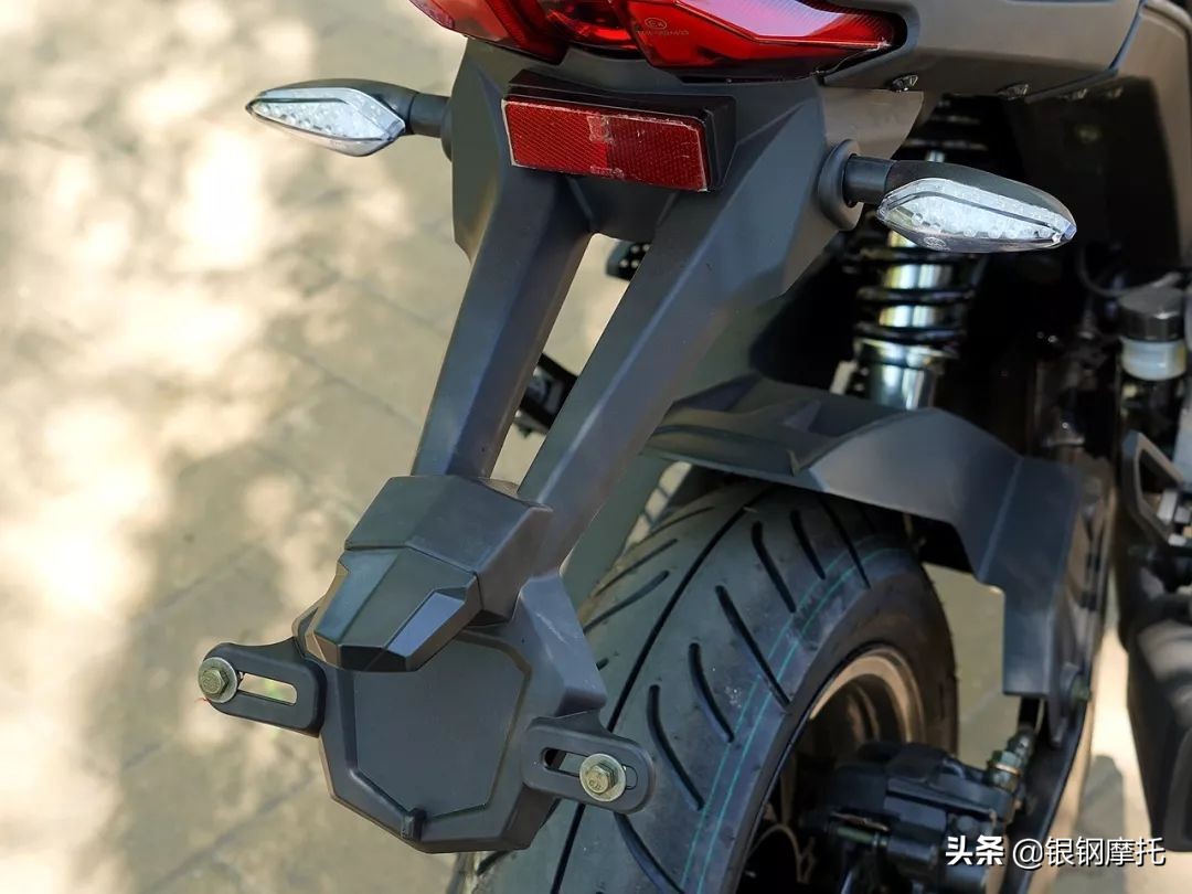 2018款银钢小怪兽125cc,银钢小怪兽yg150-23a电喷实测油耗