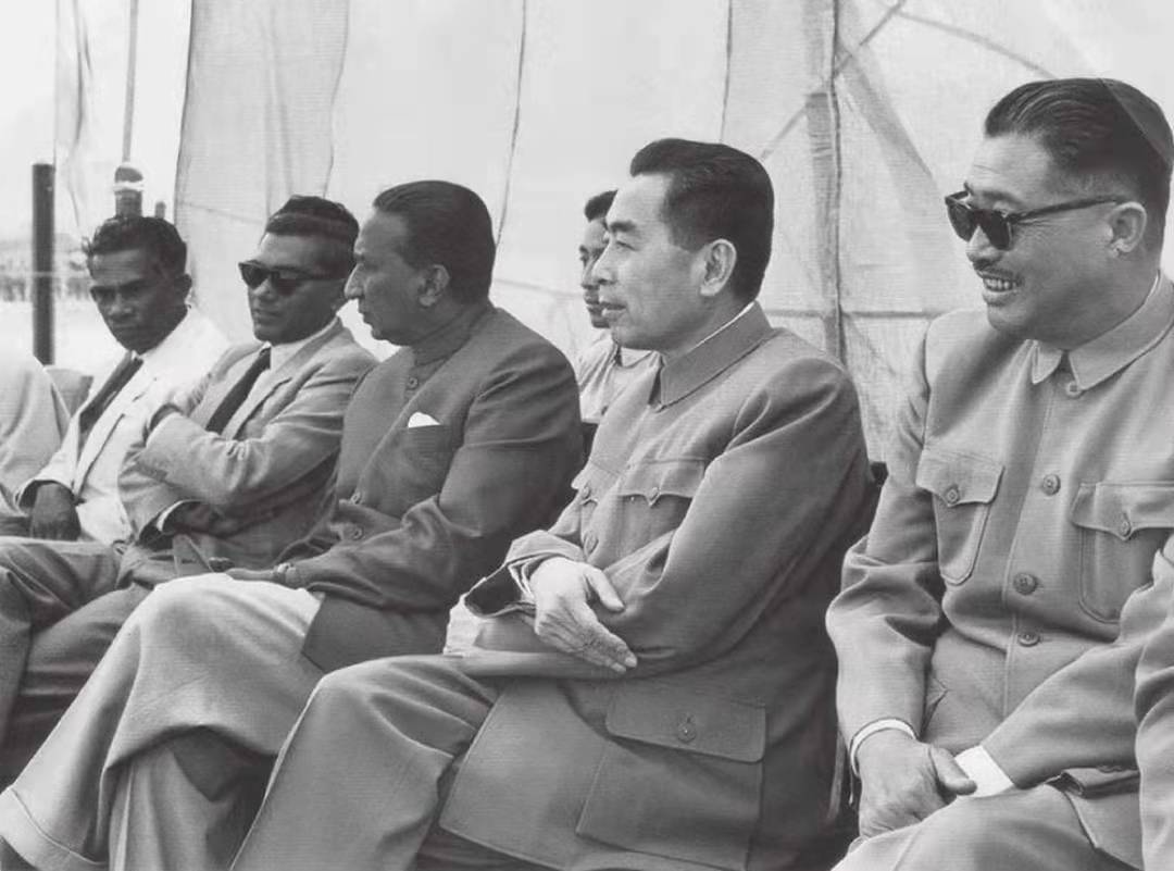 周恩来总理长期超负荷工作累到流鼻血,秘书强制其休息反被痛批