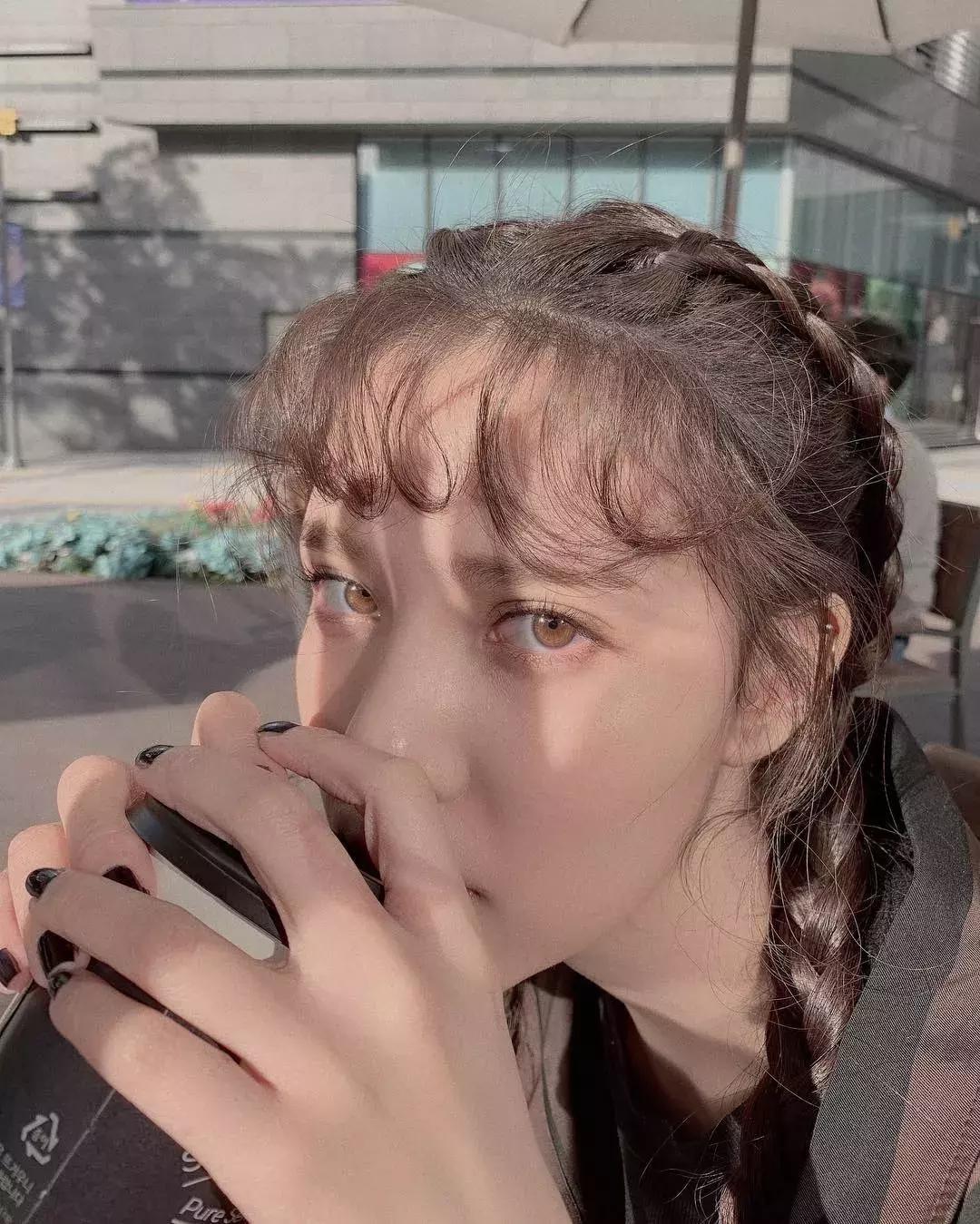 最火的拍照姿势模板,最全创意拍照法