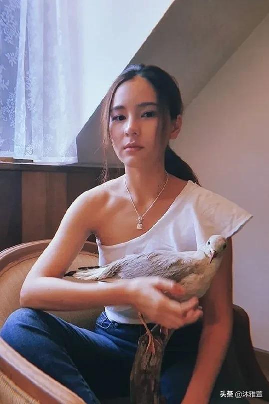 今年最火的法式穿搭,泰式女款穿搭