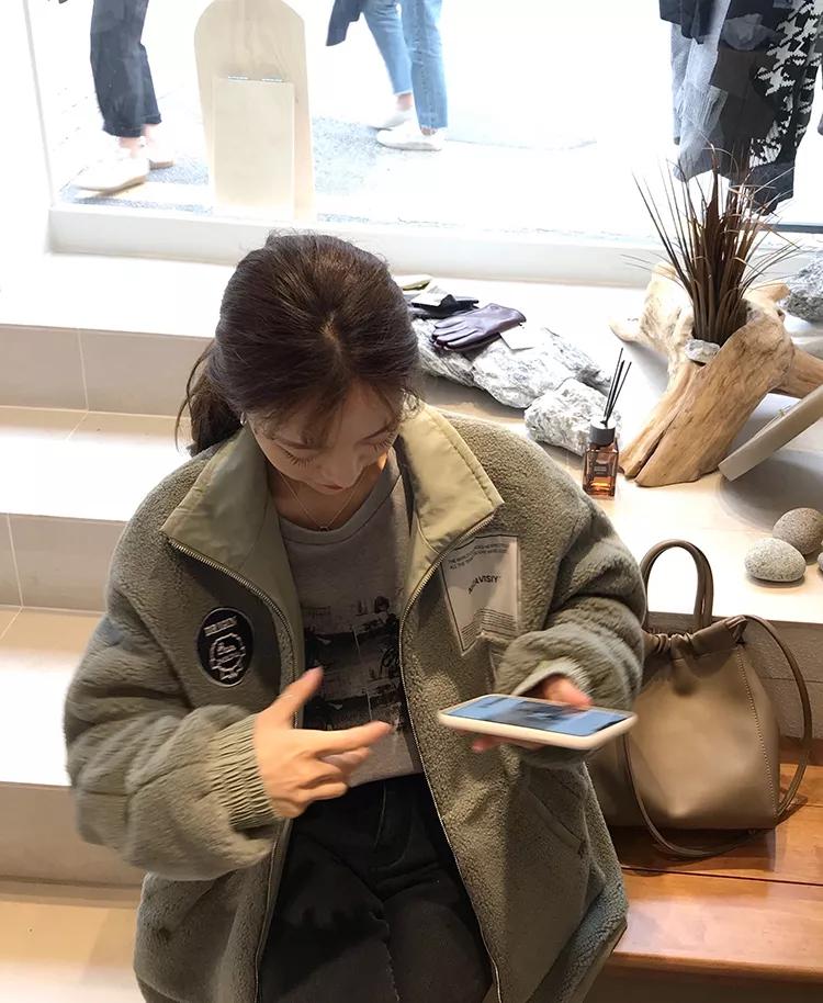 韩系欧尼风衣外套,韩国欧尼黑色大衣搭配