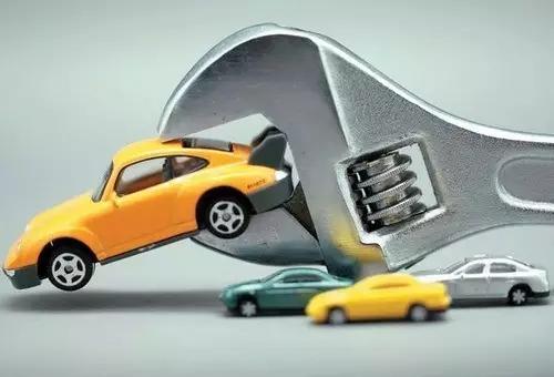 刚买新车被淹了车主很淡定,刚买的车被水淹能赔多少