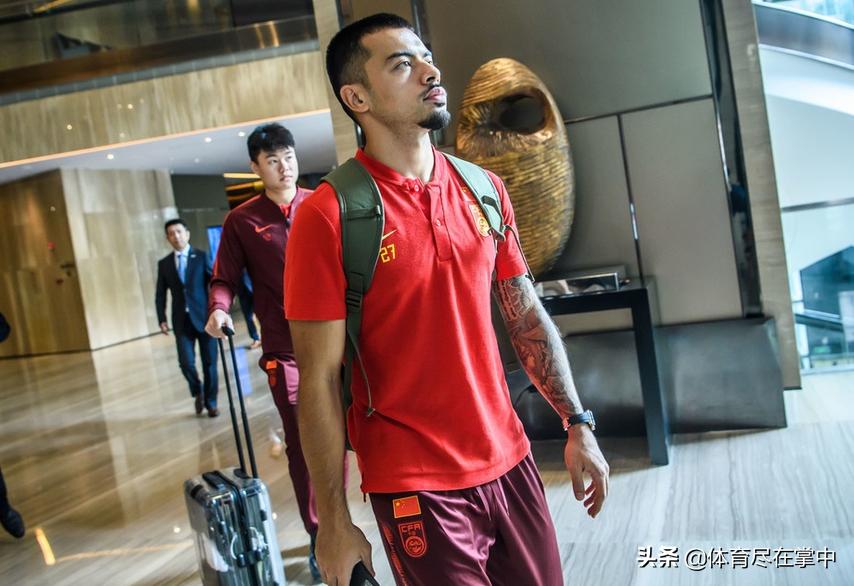 这就尴尬了!国足包机却被空姐称恒大贵宾,伙食待遇让人流口水