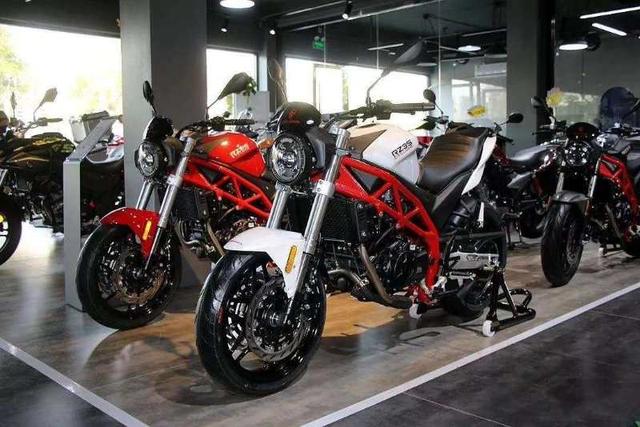 赛科龙哈雷款,从刚开始选摩托车到最后买踏板