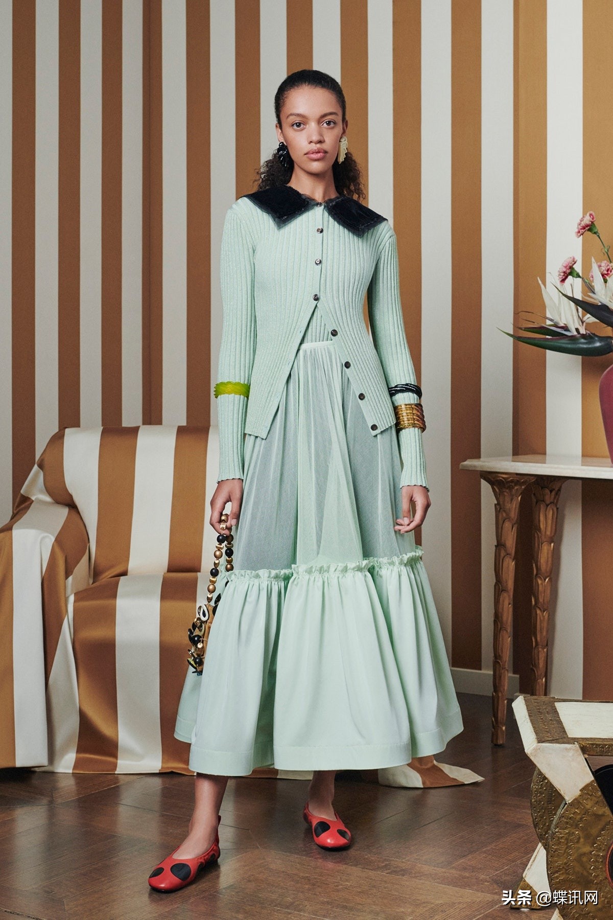 toryburch夏天蓝色条纹洋装图片,toryburch新款墨绿fleming