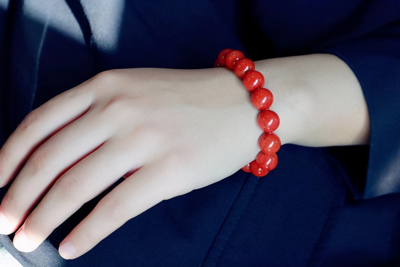 南红玛瑙值不值得买,南红玛瑙保值吗值得买吗