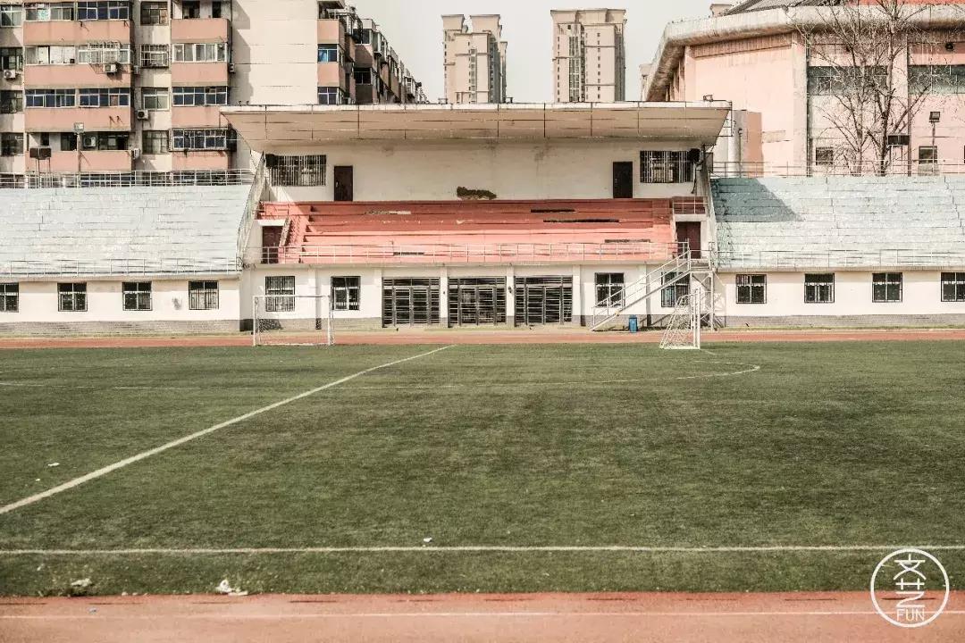 郑州火车头体育场视频,郑州市二七区火车头体育场