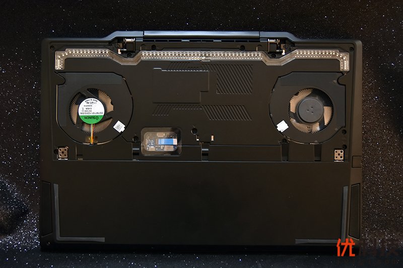 荣耀猎人v700风谷式散热,荣耀猎人游戏本v700i5款测评