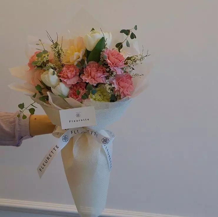 教师节康乃馨简单快速包花,教师节礼物手工制作康乃馨