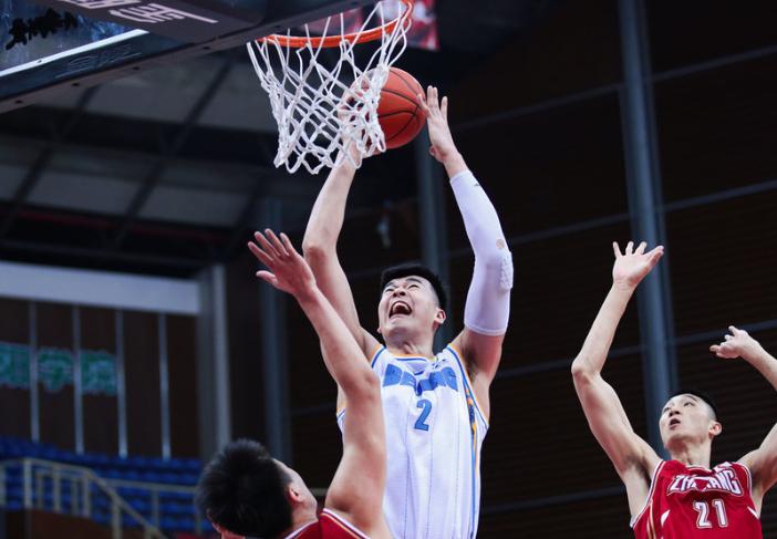 cba裁判被拉霸气吹罚,cba争议一幕怒斥裁判